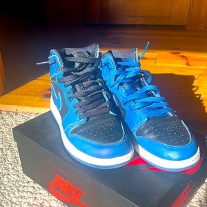Air Jordan 1 Retro High OG 'Dark Marina Blue'